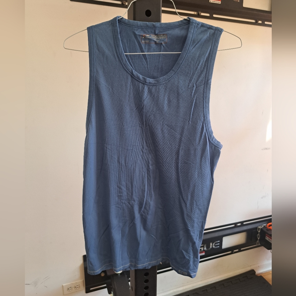 CHAMPION men's Large fitted sleeveless tank top- light blue